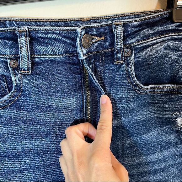 ✨ American Eagle Women’s Blue Highest Rise Mom Jeans 6 - Picture 4 of 11